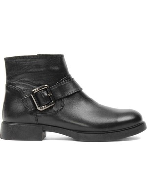 Kadın Siyah Fermuarlı Toka Detaylı Deri Bot