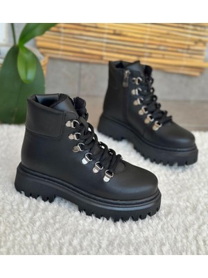 Surpie Shoes Kız Çocuk Fermuarlı Bot Bağcıklı Siyah Kısa Kalın Topuklu Dayanıklı Tasarım