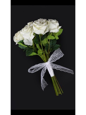 Yedi Adet Beyaz Kadife Güller ve Damat Yaka Çiçeği.gelim Buketi