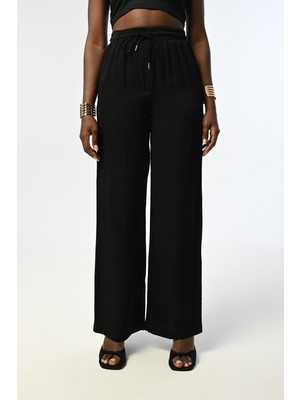 Kadın Beli Lastikli Bol Paça Hafif Desenli Siyah Renk Pantolon