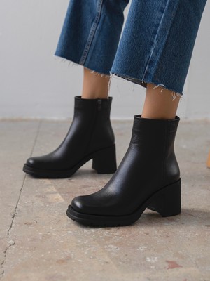 Etno Siyah Hakiki Deri Kadın Bot