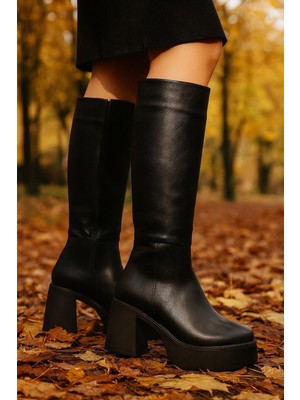 Kadın Fermuarlı Yüksek Topuklu Şık Çizme