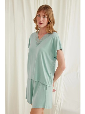 Monamise Kısa Kollu Dantelli V Yaka Şort Takımı