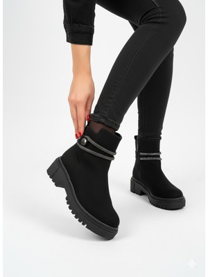 Kadın Taşlı Düğme Detaylı Fermuarlı Kısa Bot