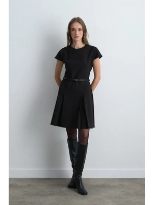 Gusto Beli Kemerli Düşük Kollu Elbise - Siyah