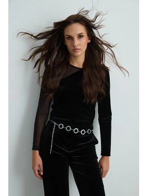 Gusto Asimetrik Tül Yakalı Kadife Bluz - Siyah