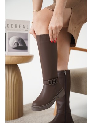 Daxtors Kadın Kışlık Çizme 40 Numaralı Soğuk Geçirmez Kahverengi Malzeme ile Şık Tasarım