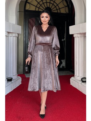 Kadife Kumaş V Yaka Midi Elbise - Kahverengi