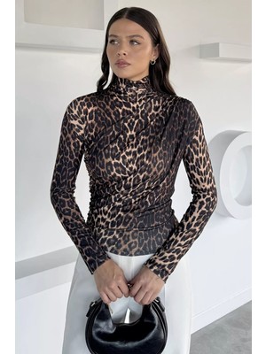Leopar Desenli Omuz ve Bel Drapeli Kadın Bluz P-00018521