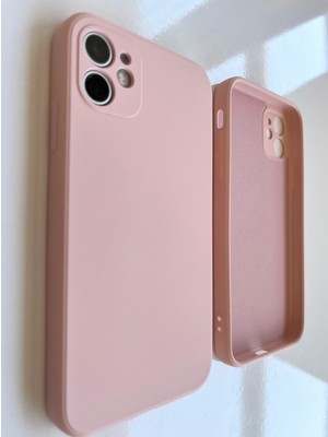 Iphone 11 ile Uyumlu Köşeli Kalıp ( 12 Görünümlü) Logosuz Lansman Içi Kadife Esnek Silikon Kılıf