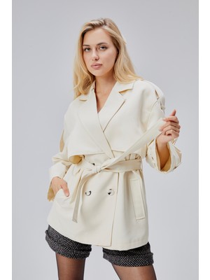 Oversize Ekru Rüzgarlık Detaylı Beli Kuşaklı Trençkot