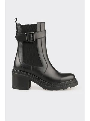 Elle Siyah Deri Kadın Günlük Bot