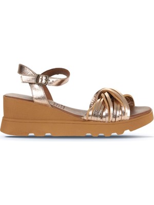 Bueno Shoes Altın Açık Parlak Deri Kadın Dolgu Topuklu Sandalet 01WY8609 01WY8609