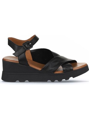 Bueno Shoes Siyah Deri Kadın Dolgu Topuklu Sandalet 01WY8601 01WY8601