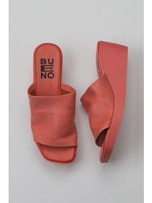 Bueno Shoes Mercan Deri Kadın Dolgu Topuklu Terlik 01WY2404 01WY2404