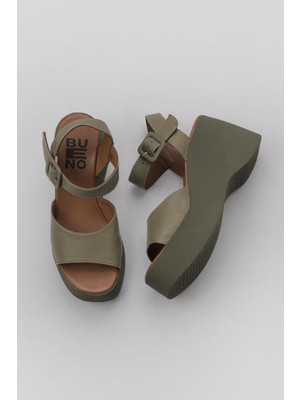 Bueno Shoes Haki Deri Kadın Dolgu Topuklu Sandalet 01WY9009 01WY9009