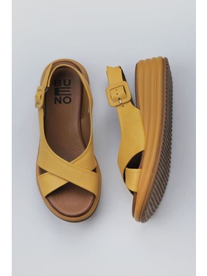 Bueno Shoes Sarı Deri Kadın Dolgu Topuklu Sandalet 01WY5701 01WY5701