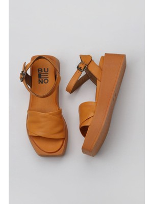Bueno Shoes Turuncu Deri Kadın Dolgu Topuklu Sandalet 01WY5909 01WY5909