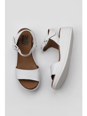 Bueno Shoes Beyaz Deri Kadın Dolgu Topuklu Sandalet 01WY5700 01WY5700