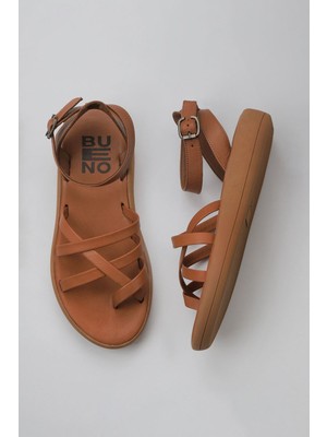 Bueno Shoes Kadın Parmak Arası Sandalet Taba Koyu Deri 3 cm Topuklu Günlük Kullanım İçin Rahat