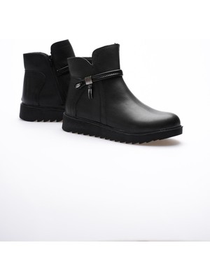 Mubiano Kadın Deri Bot Fermuarlı Platin Detaylı Siyah Solvia