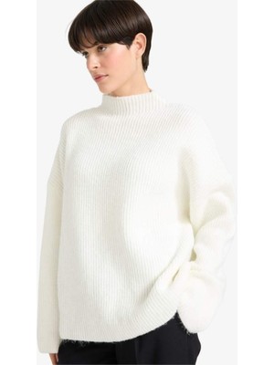 DeFacto Oversize Yarım Balıkçı Yaka Triko Kazak G0235AX25WN