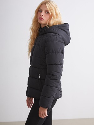 Lc Waikiki Yeni Sezon Kapüşonlu Kadın Şişme Mont