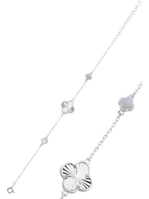 Parlak Taşlı ve Rodyum Kaplama Şık Bileklik, Tarzınıza Zarafet Katacak.