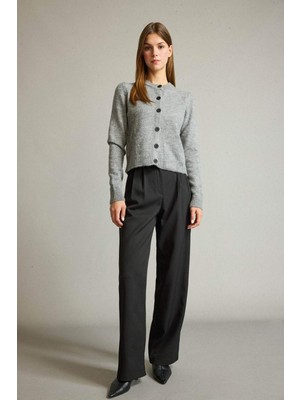 DeFacto Relax Fit Normal Bel Düz Paça Pantolon G4708AX25WN