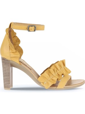Bueno Shoes Sarı Deri Kadın Topuklu Sandalet 01WN4114 01WN4114