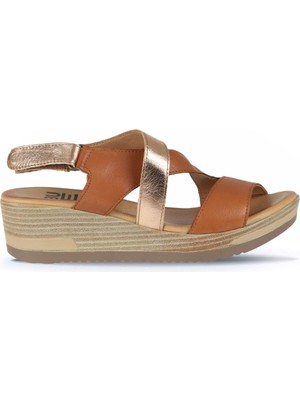 Bueno Shoes Taba Koyu Deri Kadın Dolgu Topuklu Sandalet 01WL3306 01WL3306
