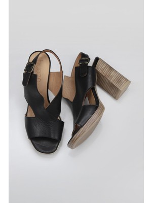 Bueno Shoes Siyah Deri Kadın Topuklu Sandalet 01WN6403 01WN6403
