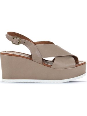Bueno Shoes Gri Deri Kadın Dolgu Topuklu Sandalet 01WU7001 01WU7001