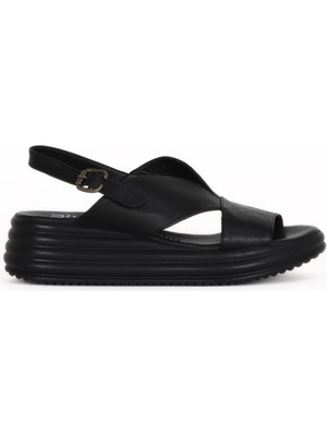 Bueno Shoes Siyah Deri Kadın Dolgu Topuklu Sandalet 01WE3202 01WE3202