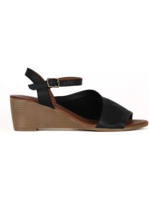 Bueno Shoes Siyah Deri Kadın Dolgu Topuklu Sandalet 01WE4000 01WE4000