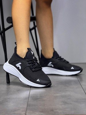 Homiro Siyah-Beyaz Bağcıklı Unisex Çocuk Spor Ayakkabısı Orta Topuklu Esnek ve Rahat Kullanım