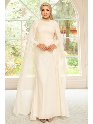 Olcay Yakası Taşlı Pelerin Detaylı Yoryo İpek Tesettür Abiye Elbise KREM 1247