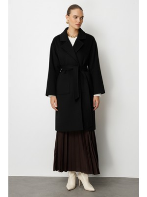 Mizalle Yünlü Kaşe Doku Torba Cepli Basic Siyah Kaban