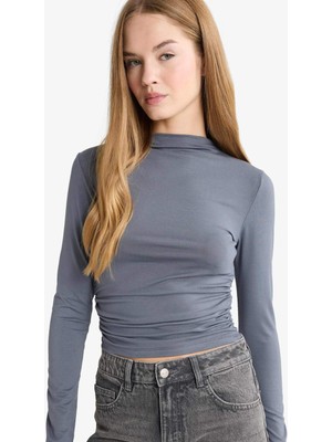 DeFacto Fitted Yarım Balıkçı Yaka Uzun Kollu Bluz G4607AX25WN