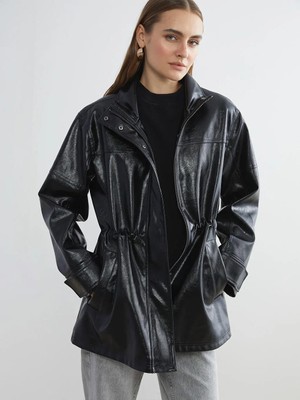 LC Waikiki Dik Yaka Oversize Kadın Deri Görünümlü Mont  (W5)