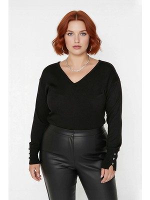 Ersefa Kadın Düz Desen Regular Kalıp Triko V Yaka Kazak Uzun Kollu ve Şık Düğme Detayları Ile Kaliteli