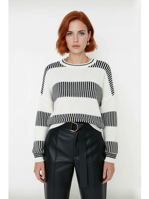 Ersefa Kadın Rahat Kalıp Düşük Kol Bisiklet Yaka Renk Bloklu Akrilik Triko Kazak Günlük Kullanım Şıklığı.