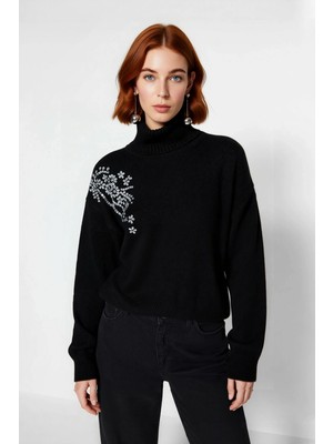 Ersefa Kadın Lacivert Balıkçı Yaka Regular Kesim Taş Işlemeli Triko Kazak Soğuk Havaların Şık Seçimi