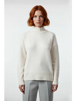 Ersefa Kadınlara Özel Oversize Kesim Yünlü Dik Yaka Kazak Soğuk Günler Için Ideal Günlük Konfor Kaliteli