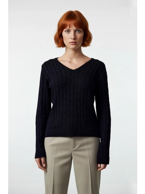 Ersefa Kadın Lacivert V Yaka Saç Örgü Pamuklu Triko Kazak Regular Kalıp Kışlık Konforlu Basic Stil