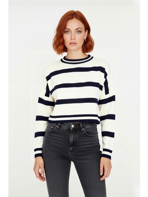 Ersefa Kadın Basic Çizgili Oversize Triko Crop Kazak Düşük Kol Rahat Kesim Şık Görünüm Kaliteli