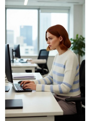 FRM Kadın Basic Siluet Gri Çizgili Akrilik Materyal Crop Triko Kazak Uzun Kollu Günlük Şık Kaliteli