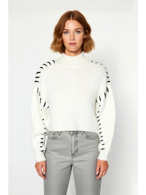 Ersefa Kadın Oversize Dik Yaka Iplik Detaylı Düşük Kol Selanik Triko Kazak Kış Şıklığınıza Konfor Katar