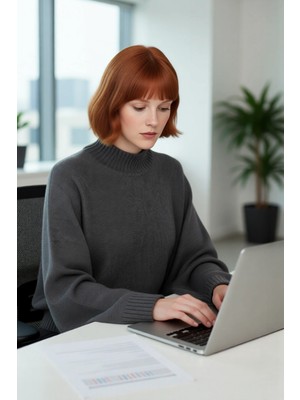 FRM Kadın Basic Siluet Oversize Dik Yaka Ispanyol Kol Akrilik Triko Kazak Konforlu ve Modern Kaliteli