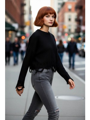 PayBuy Kadın Oversize Triko Crop Kazak Düşük Kollu Akıtma Detaylı Yumuşak Dokusuyla Modern Şıklık Sunar